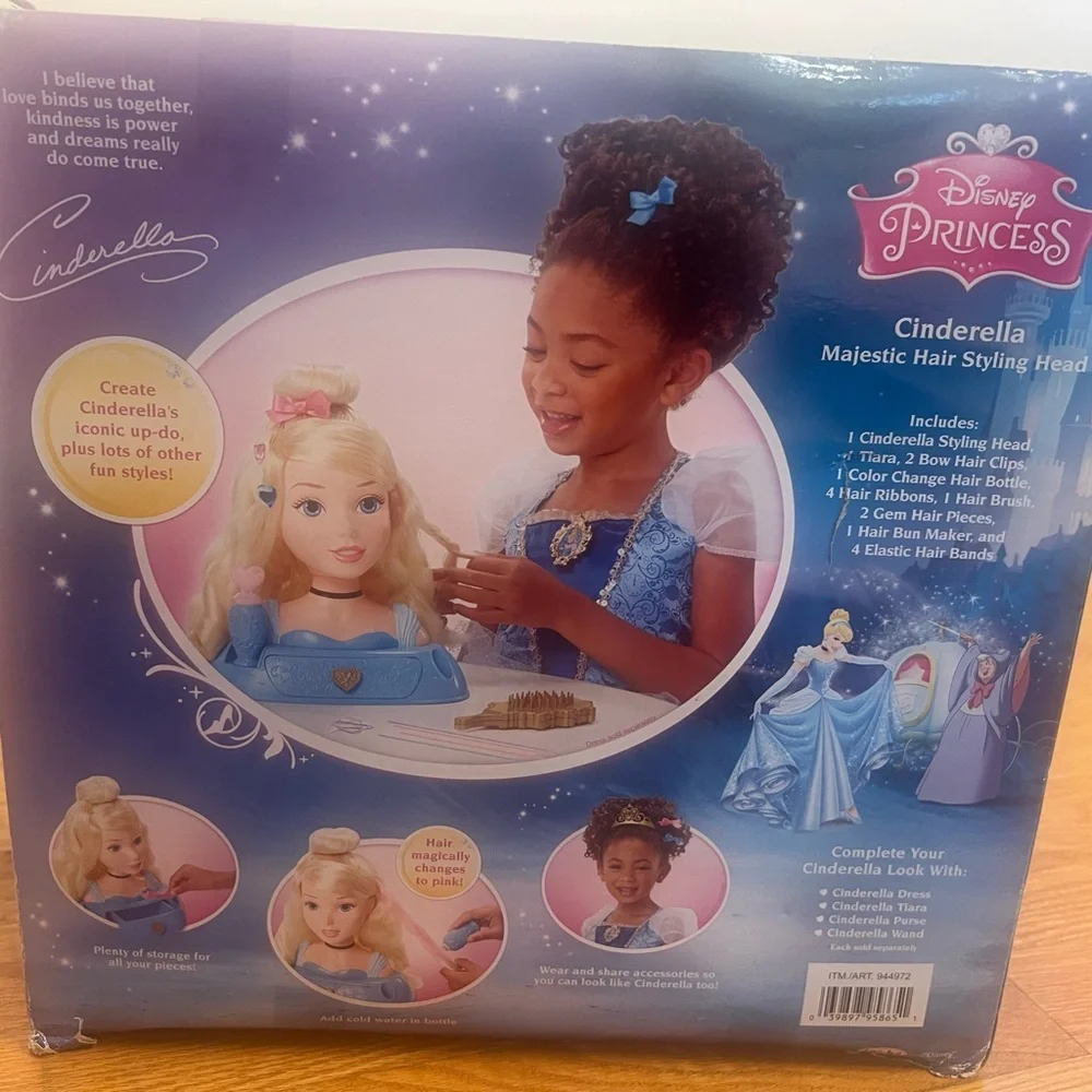 Cinderella Disney Princess 17 Piece Majestic Hair Styling Magical Color Change